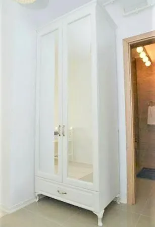 Apartment Venetis 3 *